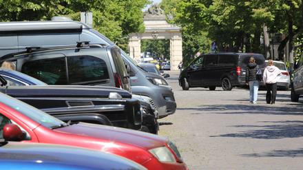 Die meist völlig zugeparkte Lindenstraße wird kurzzeitig autofrei.