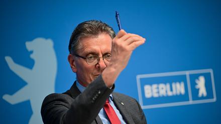 Christian Gaebler (SPD), Berliner Senator für Stadtentwicklung, Bauen und Wohnen, spricht während einer Pressekonferenz nach der Sitzung des Berliner Senats. 