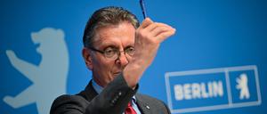 Christian Gaebler (SPD), Berliner Senator für Stadtentwicklung, Bauen und Wohnen, spricht während einer Pressekonferenz nach der Sitzung des Berliner Senats. 