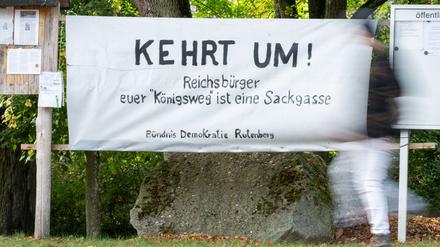 Protest gegen „Reichsbürger“: Eine Bürgerinitiative im kleinen Dorf Rutenberg in der Uckermark stemmte sich gegen eine Ansiedlung des „Königreichs Deutschland“.(Archivbild)