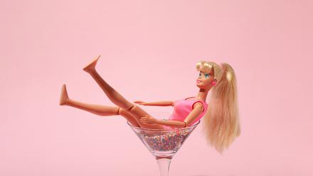 Von wegen tippeln. Barbie braucht heute keine High Heels mehr.
