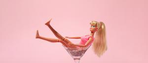 Von wegen tippeln. Barbie braucht heute keine High Heels mehr. 