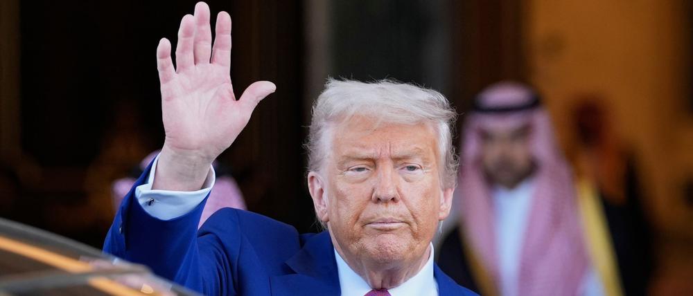 „Viel Glück, Syrien“, sagte Trump in Riad.