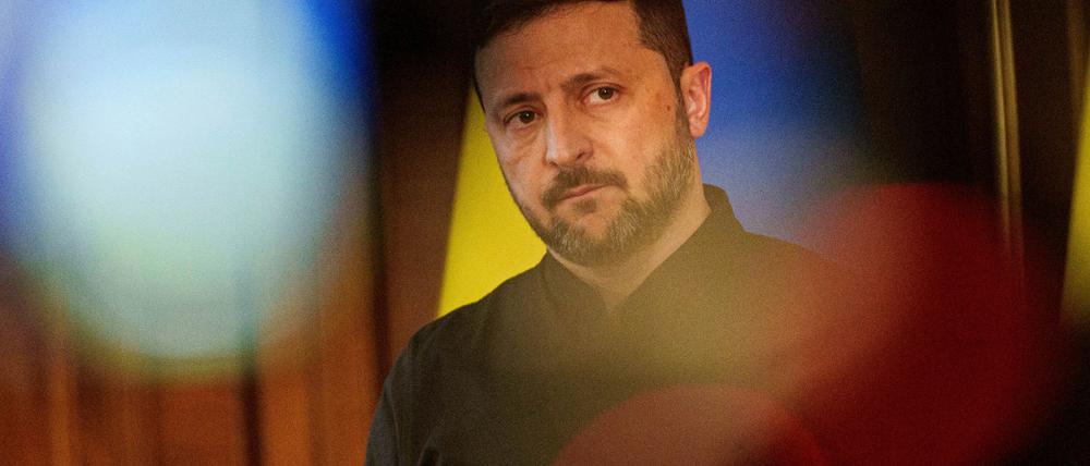 Kremlchef Putin habe den Krieg in der Ukraine begonnen, er müsse ihn auch beenden, fordert der ukrainische Präsident Selenskyj.