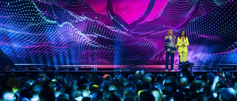 Führen charmant und witzig durch die Sow: Hazel Brugger und Sandra Studer.