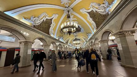 Moskaus Metro feiert in diesem Jahr ihr 90-jähriges Bestehen - die Station Komsomolskaja ist besonders prachtvoll.