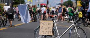 Die „A100 Wegbassen“-Demonstration fand zuerst 2021 statt.