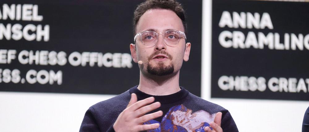 Levy Rozman beim OMR Festival 2025 in den Messehallen