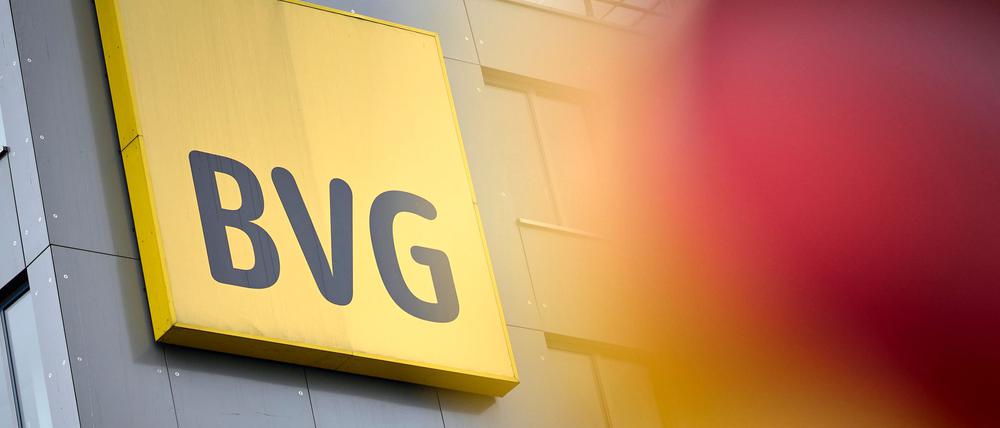 Bei einem IT-Angriff auf einen BVG-Dienstleister wurden möglicherweise Zehntausende Kundendaten erbeutet. (Archivbild)
