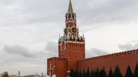 Die berüchtigte russische Hackergruppe Fancy Bear hat gezielt Rüstungsfirmen angegriffen, die Waffen an die Ukraine liefern. 