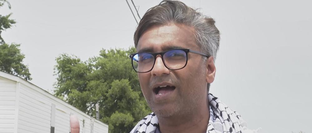 Badar Khan Suri, ein Stipendiat der Georgetown University aus Indien, spricht, nachdem er in Alvarado, Texas, aus der Einwanderungshaft entlassen wurde.