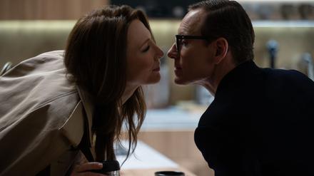 Cate Blanchett als Kathryn St. Jean und Michael Fassbender als George Woodhouse in einer Szene des Films „Black Bag“.