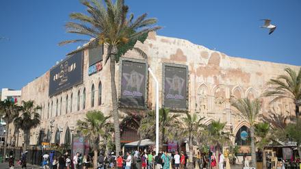 Der Megapark: gotische Kathedrale? Sauftempel.
