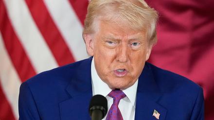 US-Präsident Trump äußerte sich optimistisch zu den Atom-Gesprächen mit dem Iran - und drohte Teheran gleichzeitig erneut für den Fall des Scheiterns der Verhandlungen.