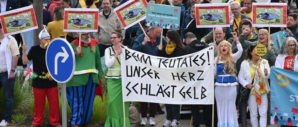 Protest am Tag der Hauptversammlung: Commerzbank-Beschäftigte kämpfen für Eigenständigkeit