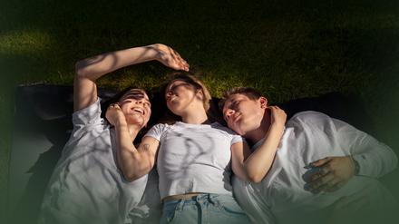 Lea, Anton und Katharina: Kann die Liebe auch zu dritt funktionieren? (Symbolbild)
