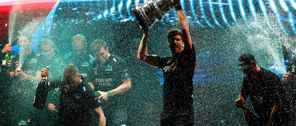  Der 38. America's Cup wird 2027 vor Neapel ausgetragen.