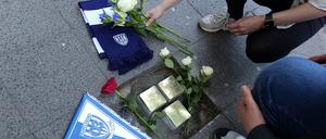 Neue Stolpersteine für Familie Platau in der Rudolf-Breitscheid-Straße 27. Sie besuchte regelmäßig Spiele des Vorläufervereins von Babelsberg 03.