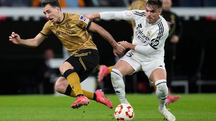 Die spanische Justiz hat den Weg für einen Strafprozess gegen Real-Star Raúl Asencio wegen des Vorwurfs der Weitergabe eines Sex-Videos von jungen Frauen eröffnet.