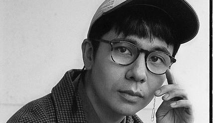 Der amerikanische Schriftsteller Ocean Vuong. Er wurde 1988 in Saigon geboren. 