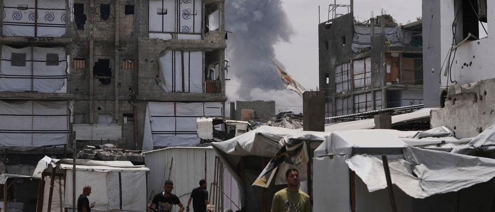 Rauch steigt auf von einem israelischen Luftangriff in Dschabalia, nördlicher Gazastreifen.