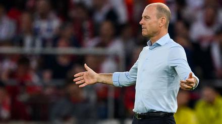 Jess Thorup und ein Schatten namens Sandro Wagner.