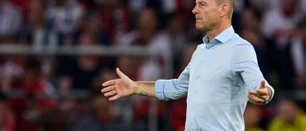 Jess Thorup und ein Schatten namens Sandro Wagner.