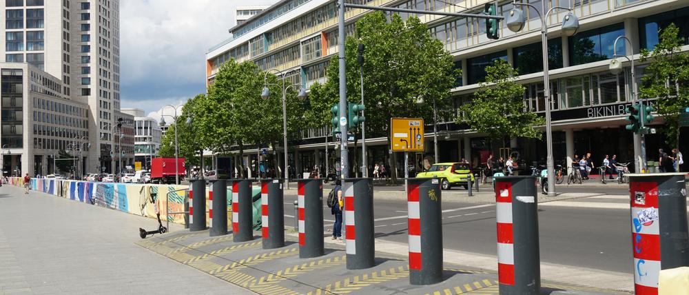 Die Sicherheitsmaßnahmen gegen Terroranschläge auf dem Berliner Breitscheidplatz bleiben umstritten.