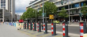 Die Sicherheitsmaßnahmen gegen Terroranschläge auf dem Berliner Breitscheidplatz bleiben umstritten.