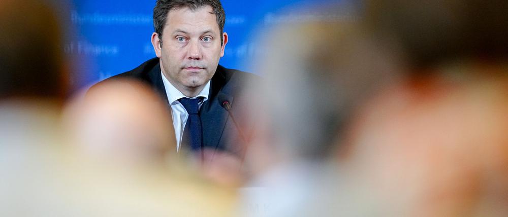 Das Ergebnis der Steuerschätzer sei weitgehend so, wie es während der Koalitionsverhandlungen schon erwartet wurde, sagte der Finanzminister.