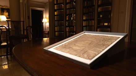 Die von Trump bedrängte Uni Harvard hat nun ein Original der Magna Carta, die besagt, dass kein König über dem Recht steht. 
