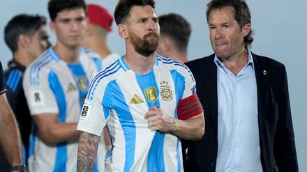 Nach einer verletzungsbedingten Auszeit soll Kapitän Messi in die argentinische Nationalmannschaft zurückkehren. (Archivbild) 