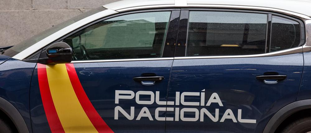 Ein Auto ist in Barcelona eine wartende Menge von Fußballfans gefahren. Dabei wurden nach Angaben der Polizei 13 Menschen verletzt. Die Polizei geht von einem Unfall aus. (Archivbild)