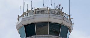 Ein Tower am Flughafen von Denver (Symbolbild) 