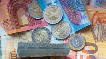 Bei der Polizei in Brandenburg soll beschlagnahmtes Bargeld gestohlen worden sein. (Symbolbild)