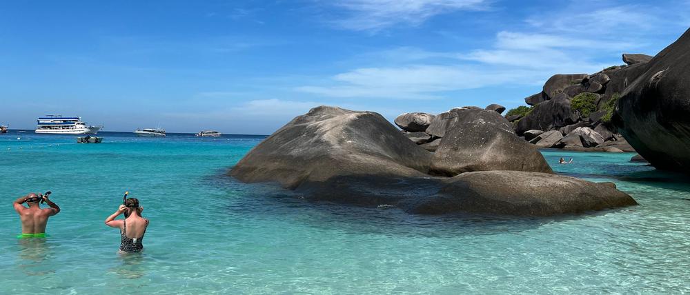 Die Similan Islands mit ihren Granitformationen sind bei Tagestouristen aus aller Welt beliebt - und dürfen sich jetzt wieder erholen. (Archivbild)