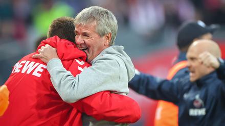 Kölns Trainer Friedhelm Funkel will den Aufstieg in die Bundesliga perfekt machen. 
