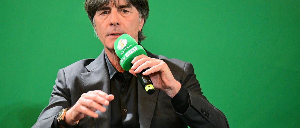Ex-Bundestrainer Joachim Löw hofft auf einen BVB-Patzer im Saisonfinale der Fußball-Bundesliga.