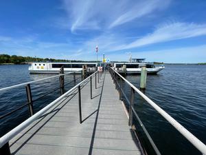 Das BVG-Schiff „MS Wannsee“, das jede Stunde nach Kladow übersetzt.