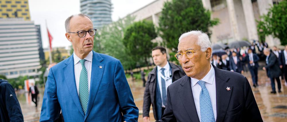 Hoffen auf enge Abstimmung mit den USA: Bundeskanzler Friedrich Merz (l) und EU-Ratspräsident António Costa.