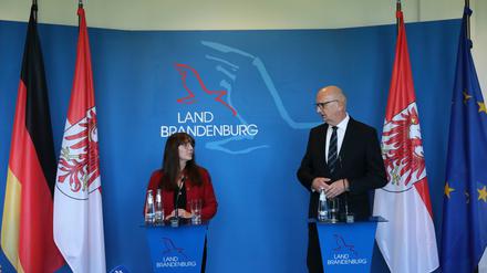 Innenministerin Katrin Lange SPD und Ministerpräsident Dietmar Woidke SPD.