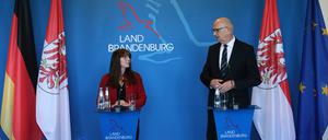 Innenministerin Katrin Lange SPD und Ministerpräsident Dietmar Woidke SPD.