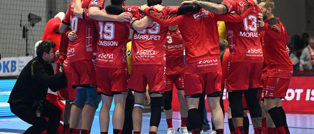 Die MT Melsungen hat das Topspiel in der Handball-Bundesliga bei der TSV Hannover-Burgdorf gewonnen.