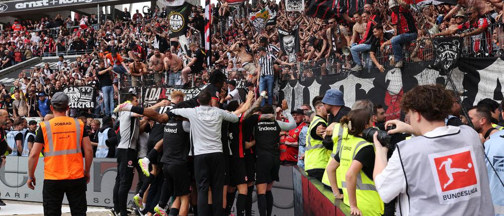 Frankfurt feiert den Champions-League-Einzug.