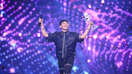 Der Gewinner des Abends: Johannes Pietsch, kurz JJ, gewann den ESC 2025 mit „Wasted Love“.