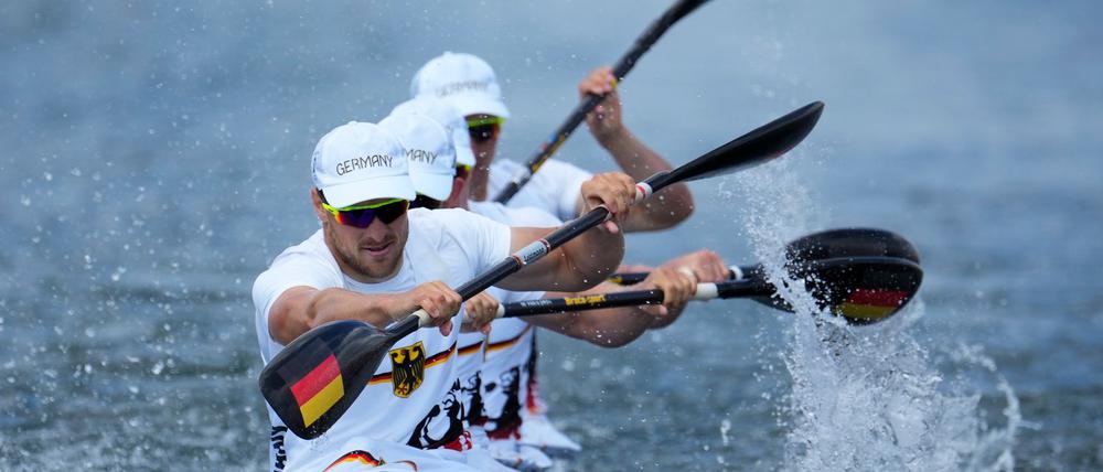 Max Rendschmidt als Schlagmann im Kajak-Vierer. Zum Weltcup-Auftakt reichte es für Platz zwei.