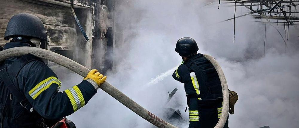 Die Ukraine erlebte in der Nacht zum Sonntag die bisher stärksten Drohnenangriffe seit Kriegsbeginn.