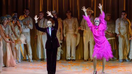 Carmen Steinert (links) war von 2017 bis 2024 Ensemblemitglied des Theaters Magdeburg (Archivbild)    