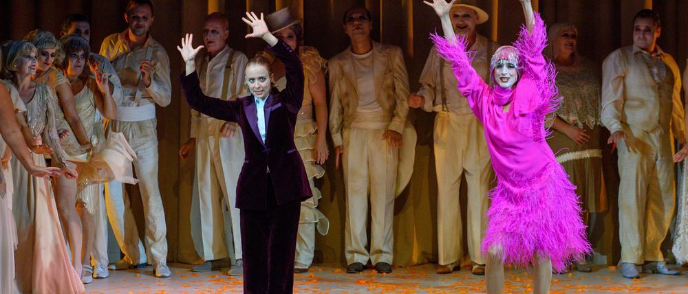 Carmen Steinert (links) war von 2017 bis 2024 Ensemblemitglied des Theaters Magdeburg (Archivbild)