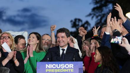 Der Pro-Europäer Nicusor Dan hat die Präsidentenwahl in Rumänien gewonnen.
